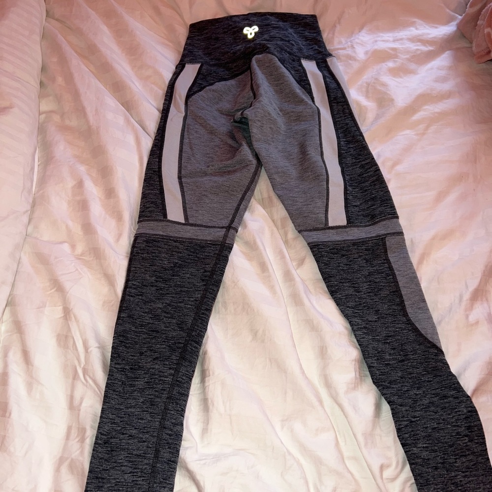 TNA Aritzia Leggings XXS